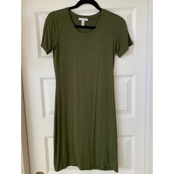 olive green tee shirt dress Allure T-shirt Dress – Qayro main image 0